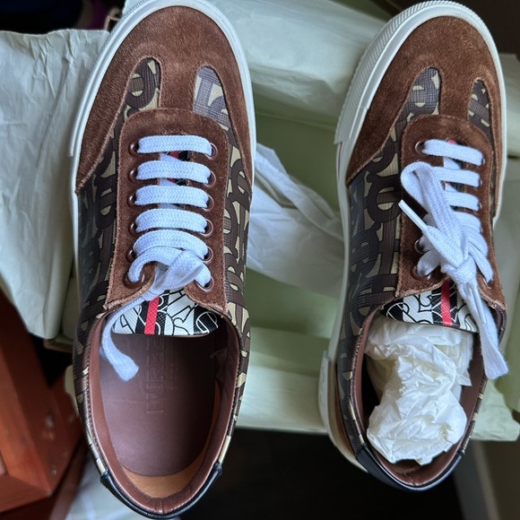 Burberry Suede Sneaker size 36 - Picture 12 of 15